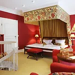 Otel Goldener Anker 4*