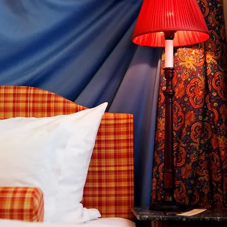 Otel Goldener Anker
