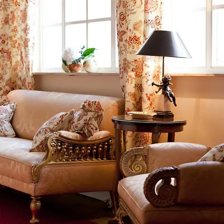Goldener Anker Otel